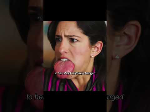 لسان المرأة فجأة أصبح كبير ا جد ا فيلم فيلم