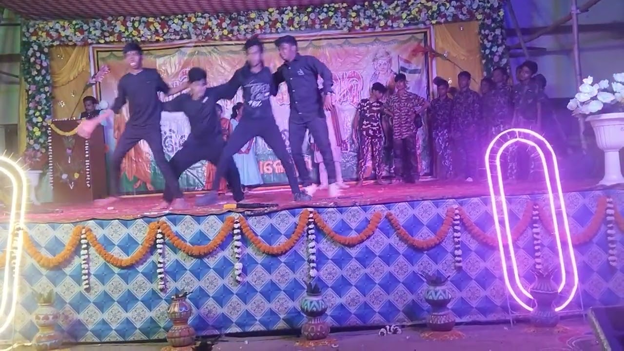 Little hearts offering a small salute to the real heroes of India🧡🤍💚