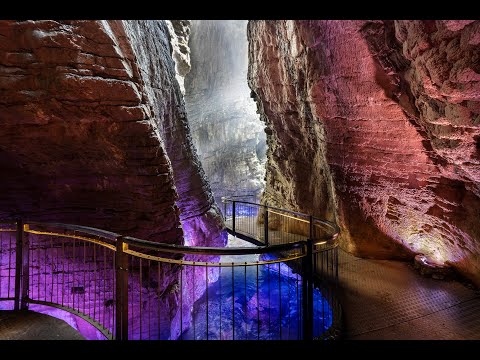 Video: Vattenfall Varone (Cascata Varone Grotta) beskrivning och foton - Italien: Gardasjön