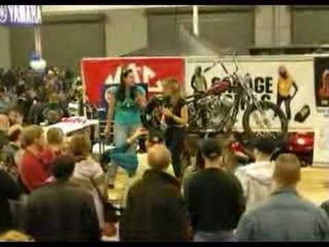 Garage-girls bike build Boston show feb 2008