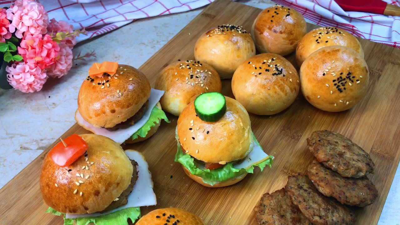 ساندوتشات رائعة لأعياد الميلاد ميني كيزر مع ميني تشيكن برجر ساندوتش  / أكلاتي مع آلاء الجبالي