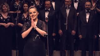 Çi̇çekler Yasta Ayşe Bulut