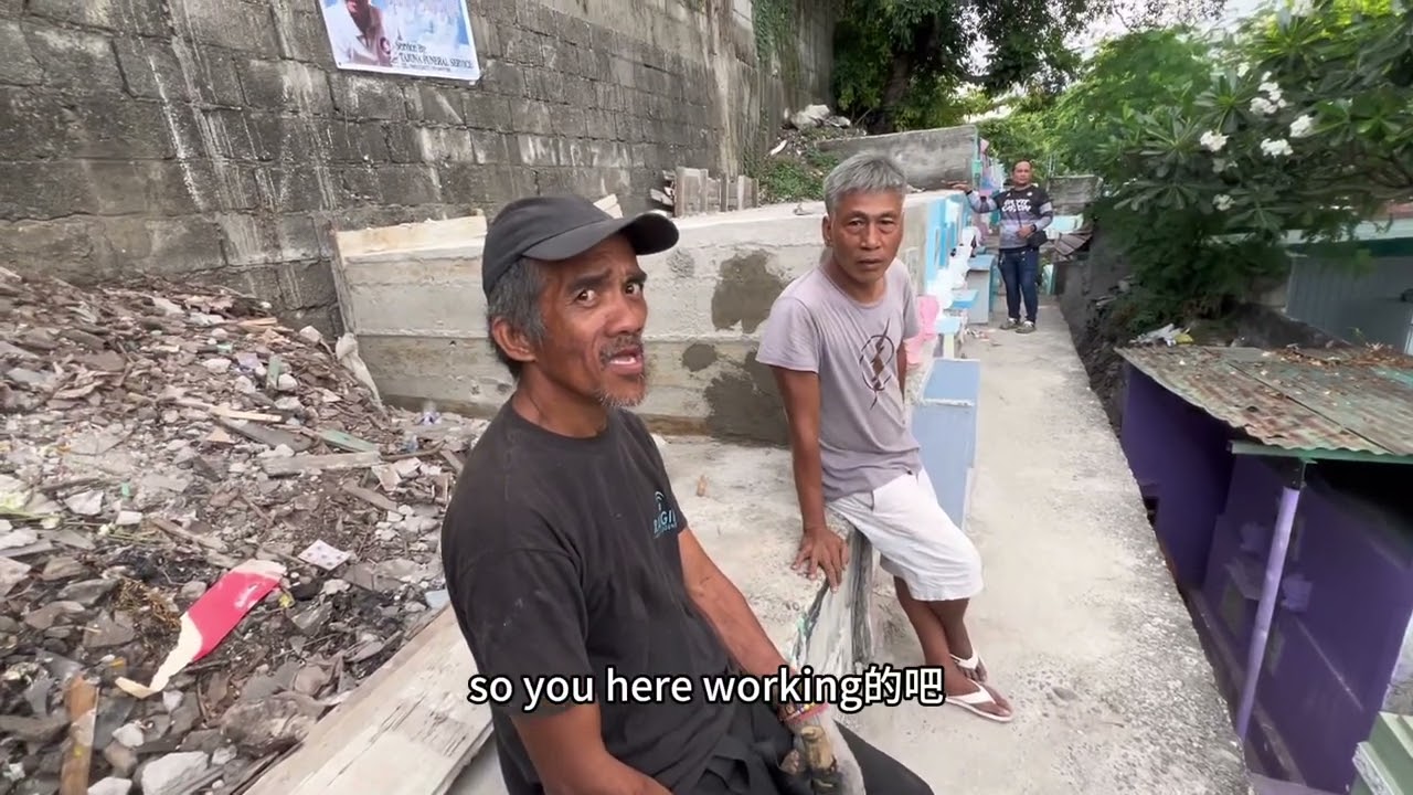 Filipinos living in cemeteries