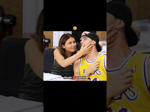 ملکه های درام نیکول والاس و گابریل گووارا در پشت صحنه نمایش کولپا نوئسترا تقصیر ماست