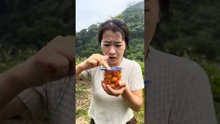 How would you poke a hole in a candy box#bushcraft#shorts#survival#camping