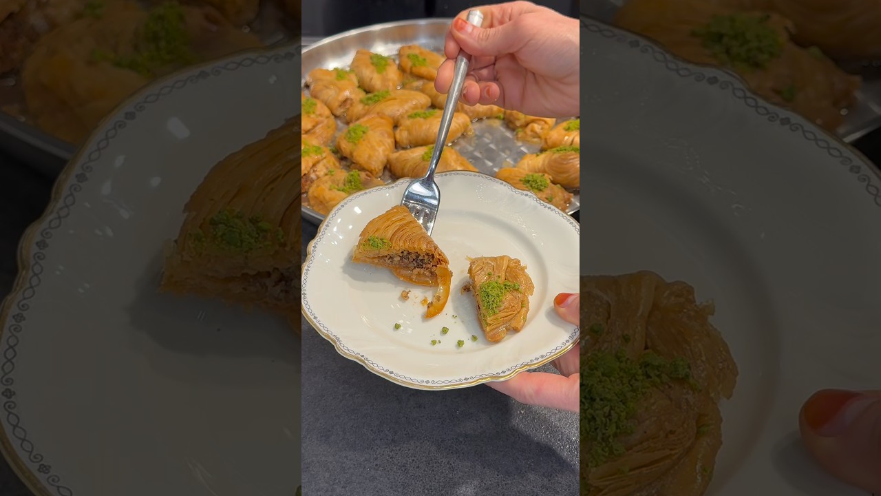 BAYRAM IÇIN YAPABILECEĞINIZ EN KOLAY EN ÇITIR ŞAHANE BIR BAKLAVA TARIFI 🤌 BAYRAM IÇIN YAPABILECEĞINIZ EN KOLAY EN ÇITIR ŞAHANE BIR BAKLAVA TARIFI 🤌