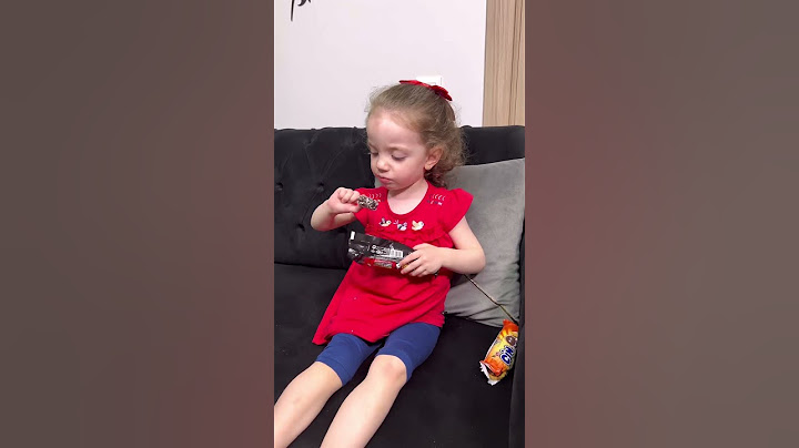 عم تلحس الاكلات و تطعمنا