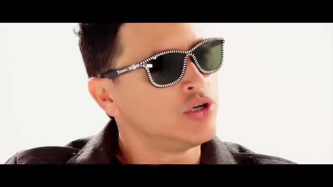 Elvis Crespo, Ilegales | Yo No Soy Un Monstruo (Video Oficial)