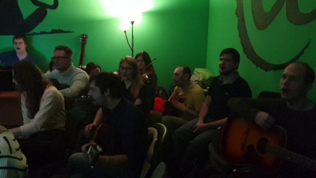 Гитарный вечер в Антикафе Типичный Питер - YouTube