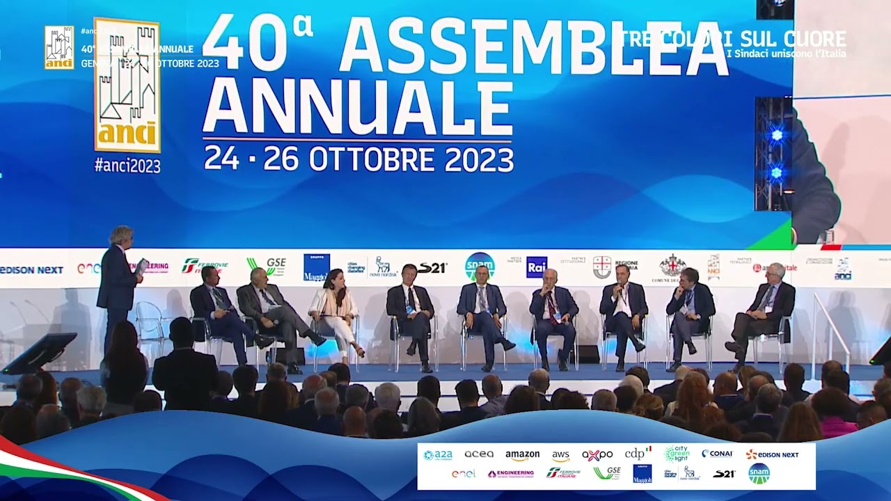 L'intervento del sindaco di Benevento Clemente Mastella all'assemblea Anci di Genova