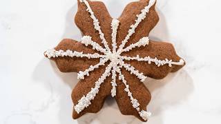 The Easiest Way to Decorate Snowflake Cookies with Royal Icing!