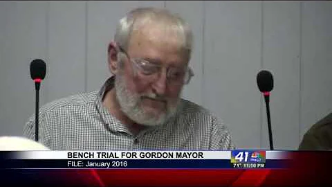 Gordon residents try to get Mayor Whipple-Lue remo...