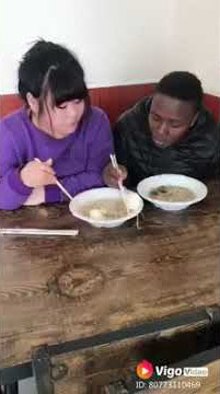 Aksi makan bareng pacar