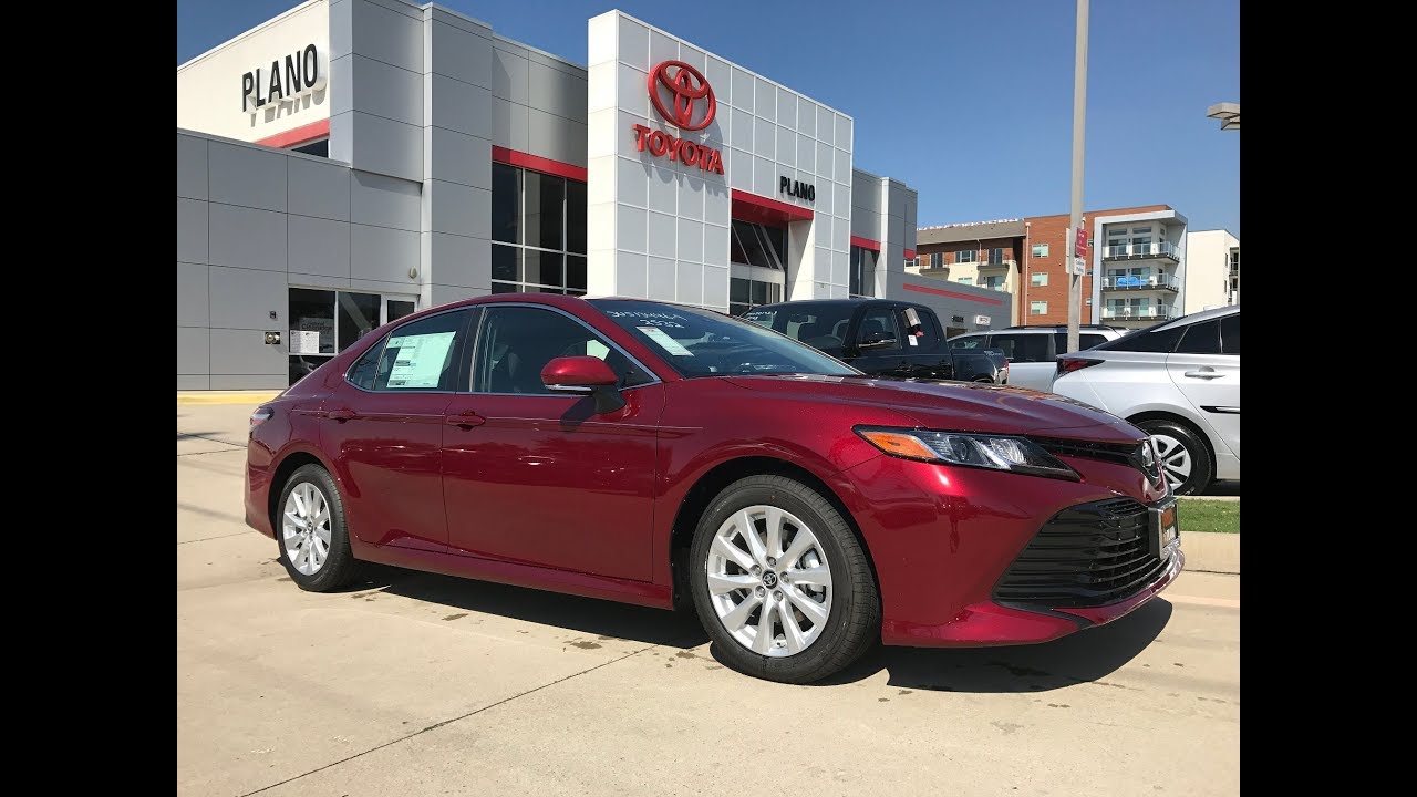 2018 TOYOTA Camry SE in Ruby Flare Pearl with Black interior - YouTube