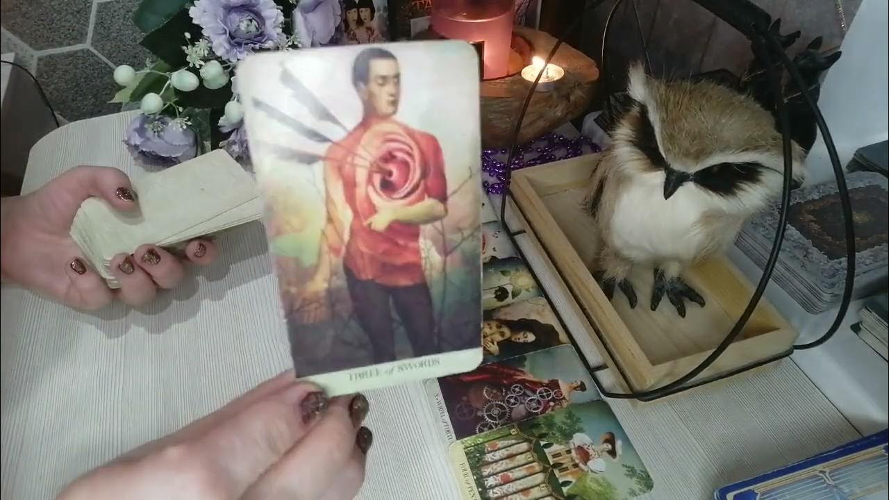 свечи гадальные. гадальные карты таро «карты веды саморазвитие». карты "таро". красивое таро. таро любовная магия.