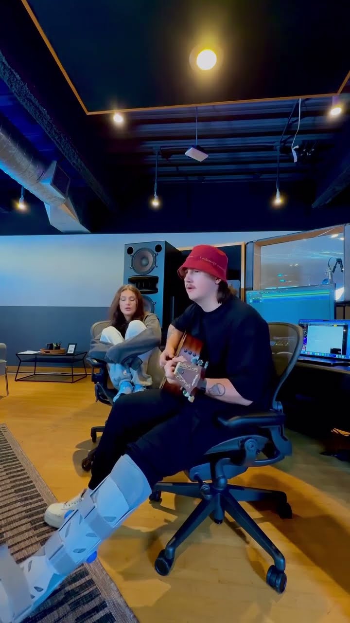 CYRIL \u0026 maryjo giving us a stripped down version Still Into You ❤️#spinnin #acoustic #newmusic