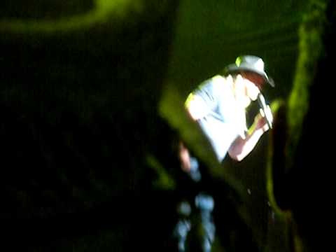 camera iphone 8 plus apk Trace Adkins at Darien Lake 2009