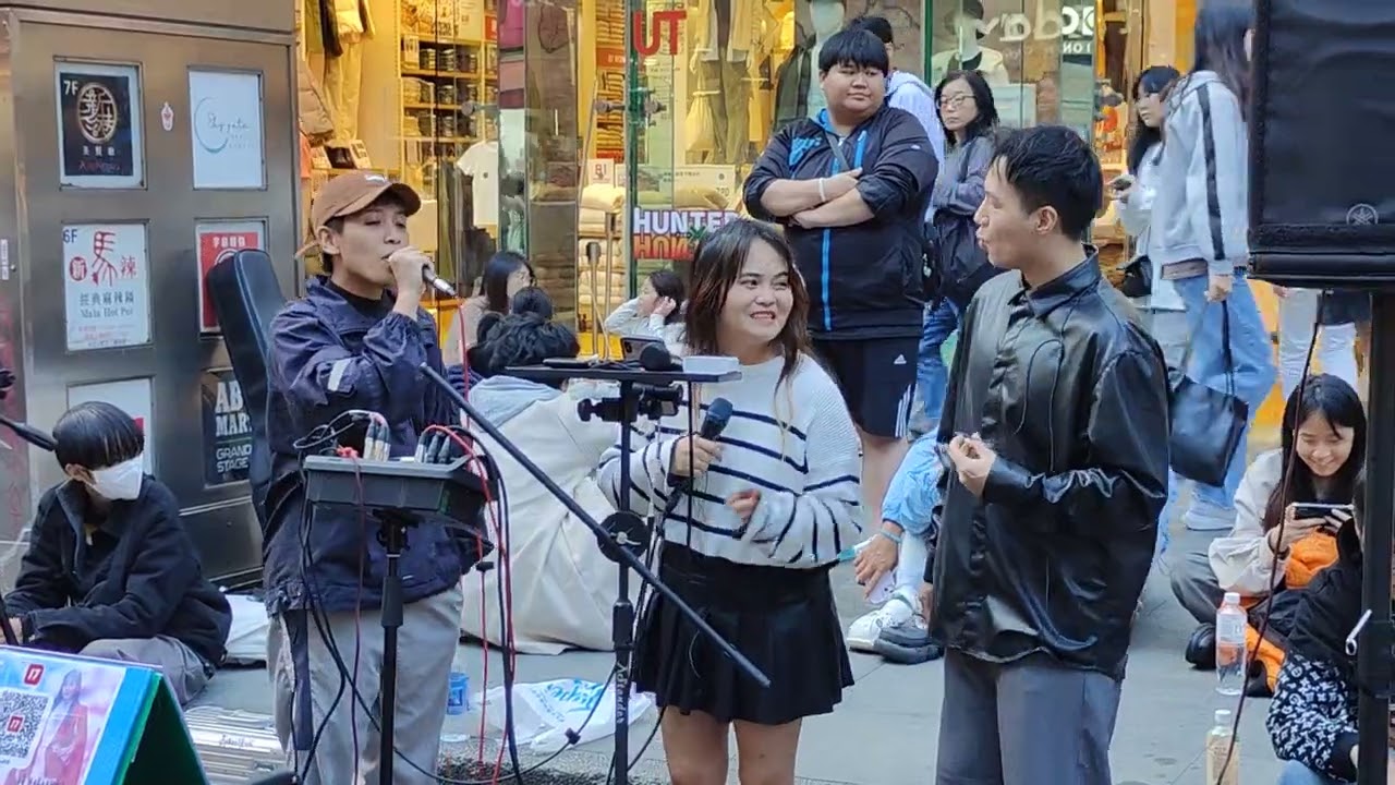 2023-12-09-曾靜玟 & 黃詩甜-分手後不要做朋友(原唱:梁文音)-O.S.T 泰雅的後代@台北西門町Uniqlo前