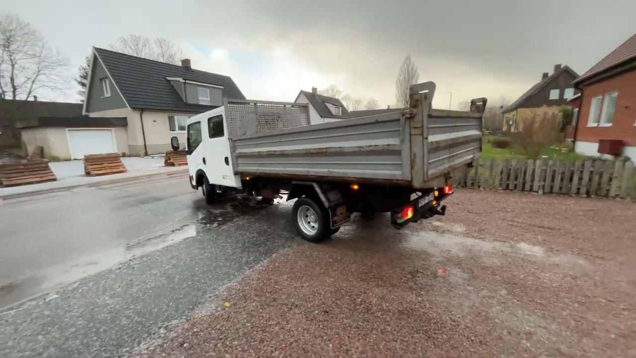 Lätt lastbil Nissan Cabstar - Tippflak