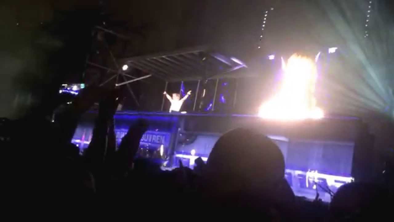 Armin van Buuren at Ezoo 2014 New York City