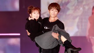 辻希美＆杉浦太陽夫妻、お姫様だっこでラブラブ全開！？結婚15周年で初2ショットランウェイ　『Rakuten GirlsAward 2022 AUTUMN／WINTER』