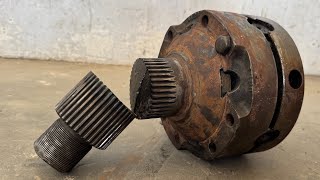 Unseen Skills! Heavy Truck’s Broken Interaxle Differential Restored Like New