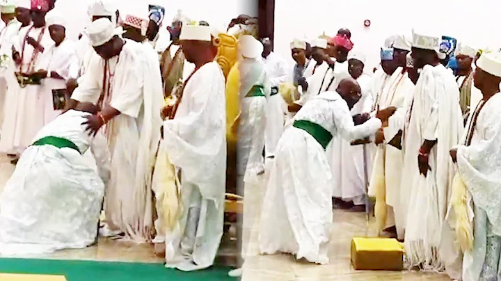 SHOCKING AS SHINA PETER BOW DOWN TO GREET OONI OF IFE AND SHAKE OTHER KINGS AT ESTHER AJAYI CHURCH