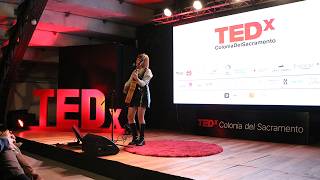 Canciones, historias y una voz propia | Florencia "Boni" Bonavida | TEDxColonia Del Sacramento