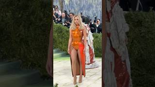 Kim Kardashian Hits the 2026 Met Gala Red Carpet