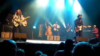 Video voorbeeld van "The Mavericks , 013 Tilburg Netherlands 16 feb. 2018. You never can Tell. Fantastic Show."