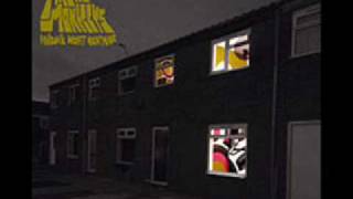 Arctic Monkeys - Old Yellow Bricks Resimi