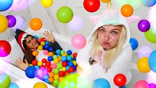 Видео приколы – Не поделили бассейн с шариками! - Единорожка и Акула в Игры одевалки для девочек. Видео приколы – Не поделили бассейн с шариками! - Единорожка и Акула в Игры одевалки для девочек.