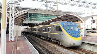 3118次區間車EMU800型斗六站進站+出站(晚10分) 交會371次新自強號城際列車EMU(3000)型斗六站進站(晚22分)
