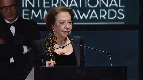 Fernanda Montenegro vence o Emmy Internacional de Melhor Atriz (23/11/2013)