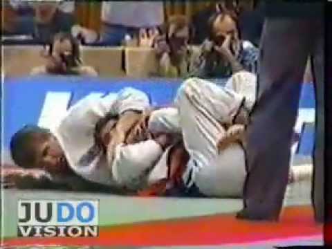 competition คืออะไร JUDO 1987 World Championships: Mike Swain (USA) - Marc Alexandre (FRA)