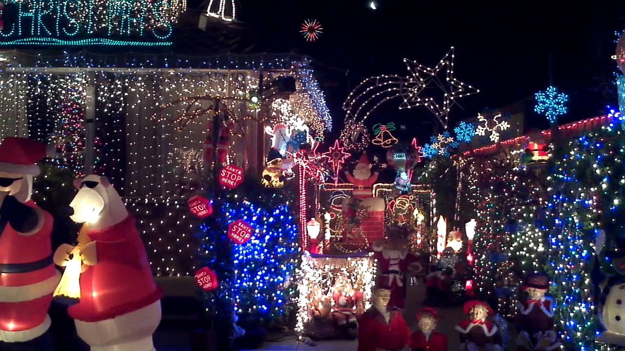 Christmas Decorations at a Melbourne House  YouTube
