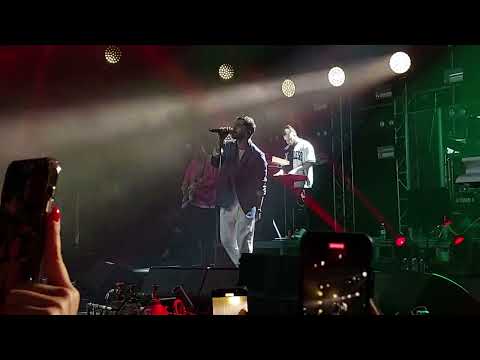 JONY - Мир сошёл с ума(live)+поёт зал