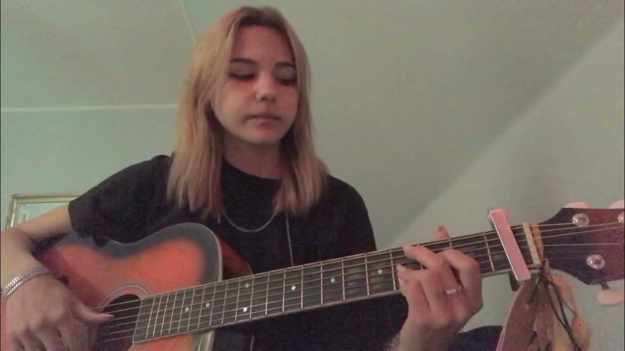 Укулеле от даши кирпич. Вокруг фонарного столба разговоры с самим собой аккорды. Аккорд б. Тексты песен под гитару с аккордами. Вокруг фонарного столба обложка альбома.