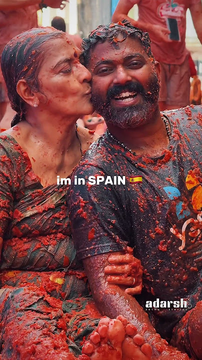 Yes I’m in pain but I’m at Spain 🇪🇸 🍅 la tomatino festival