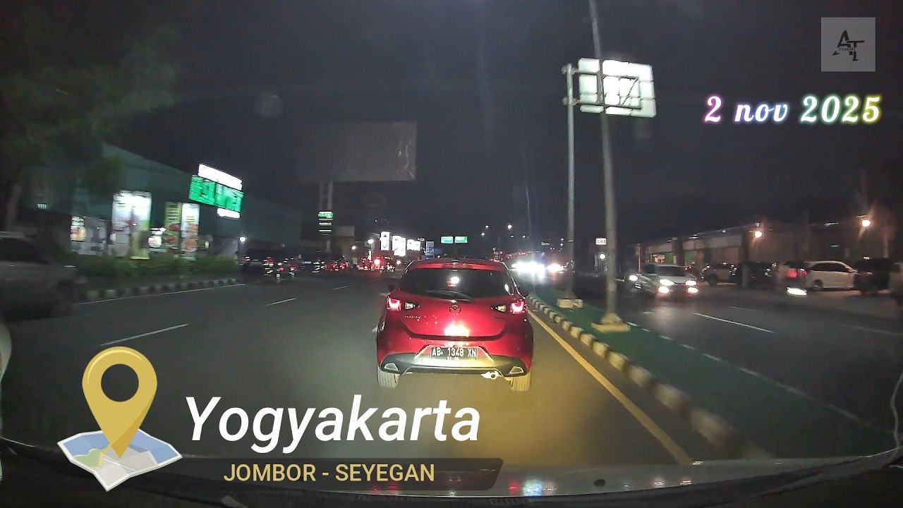 Yogyakarta // Jombor-Seyegan  jam malam. Mobil Lewat harus bergantian