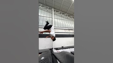Front Flip Parkour 🔥🔥 #frontflip #freerunning #parkour #tiktok #flip #tutorial #edm #dj