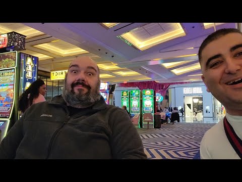 Vegas Low Roller Picked The Slot Machine For $2,000 Group Pull