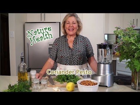 Como fazer pesto orgânica com coentro e outras ervas