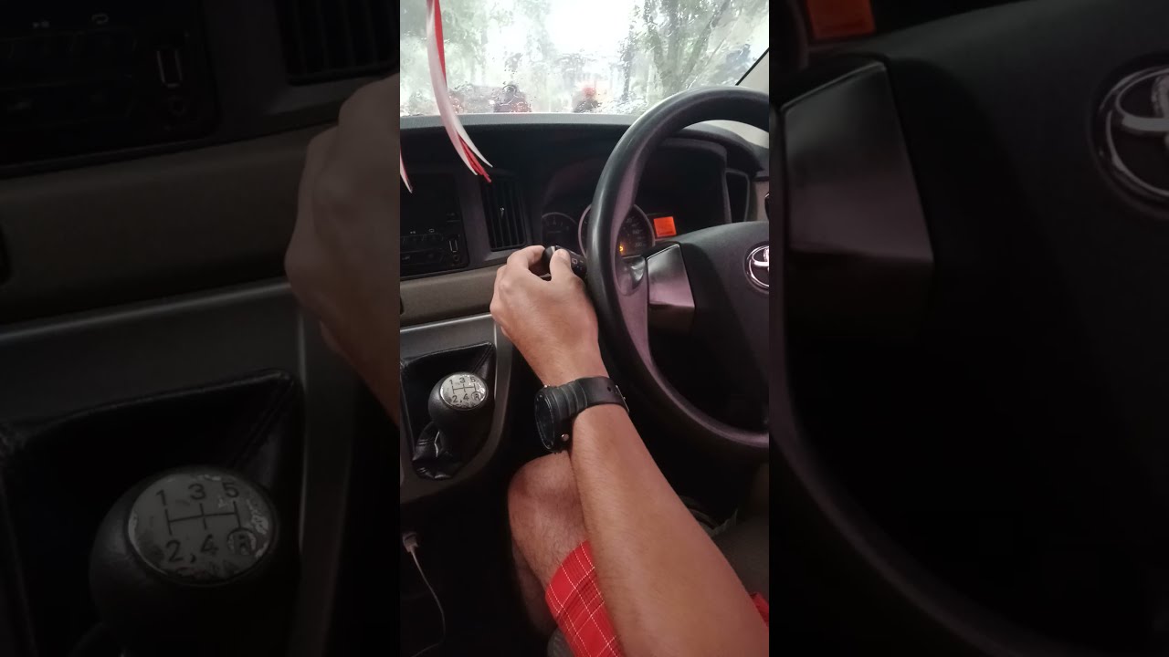 Menggenggam Kemudi: Panduan Lengkap Belajar Mengemudi Mobil Avanza Manual