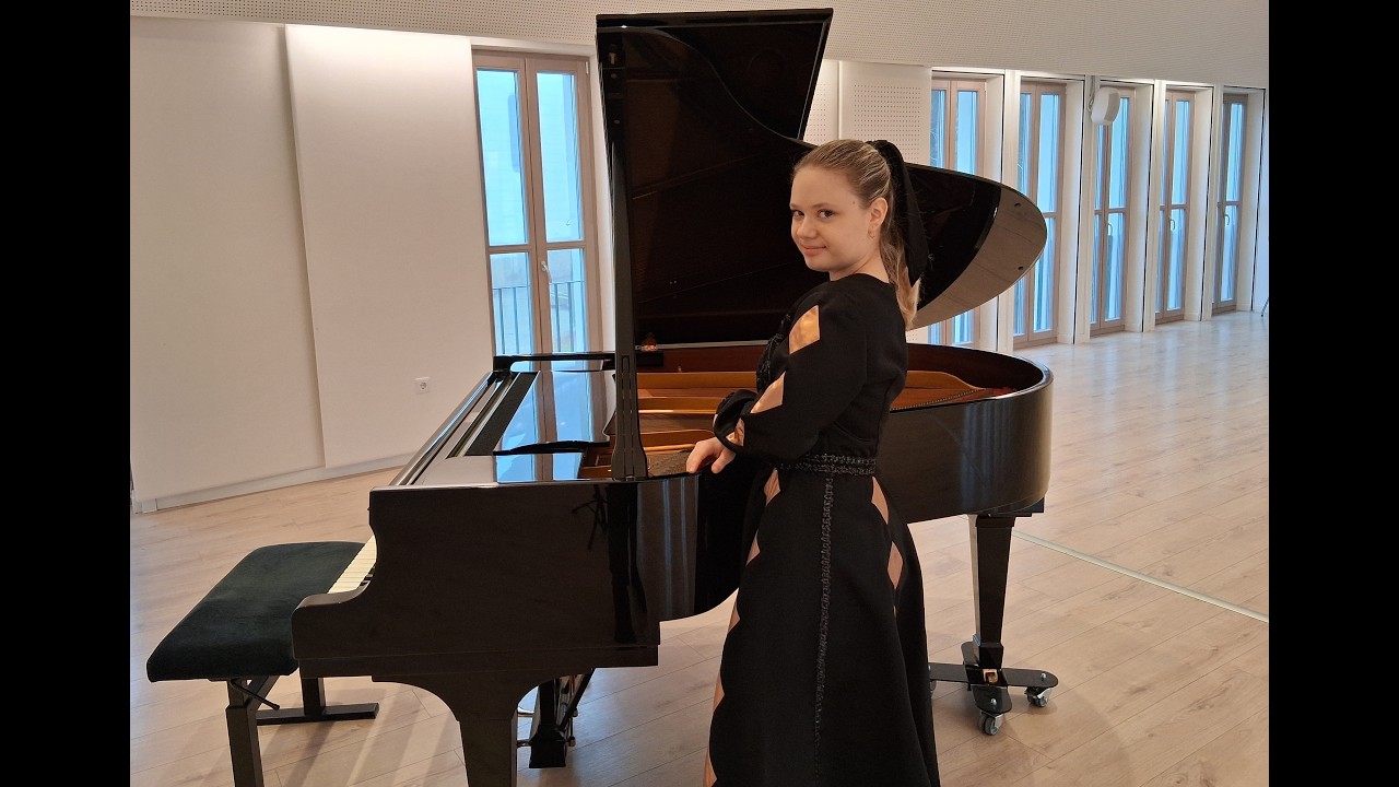 Vitéz Laura (Laura Vitez) - Piano Concert. Composer Laura Vitez. (Zeneszerző Vitéz Laura)