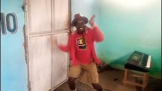 NGAYABHULA AKIPASHA KABLA YA KUPIGIWA BEAT BY LWENGE STUDIO