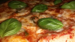 الوصفة الأصلية لبيتزا الإيطالية /البيتزا مرجريتا/شهيوات رمضانpizza margherita