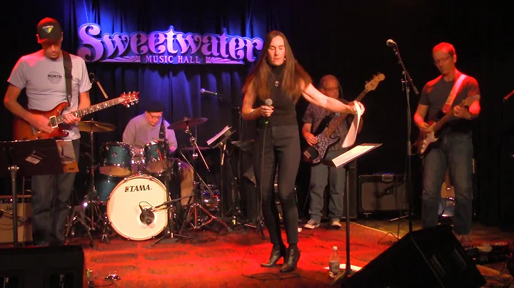 Stacie Strassberg & Here Comes Trouble // Crossroa...