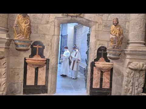 Este jueves 31 de diciembre se derrib&oacute; la Puerta Santa en la Catedral de Santiago y se dio comienzo al A&ntilde;o Santo 2021, que empieza marcado por la pandemia del covid19 (V&Iacute;DEO: PEPE FERR&Iacute;N)