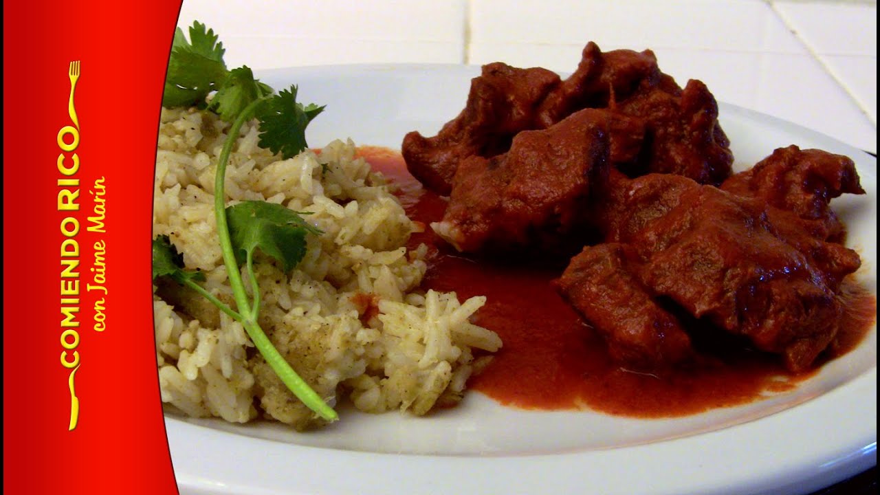 Espinazo de Res en Chile Guajillo y Arroz Verde - Comida Completa